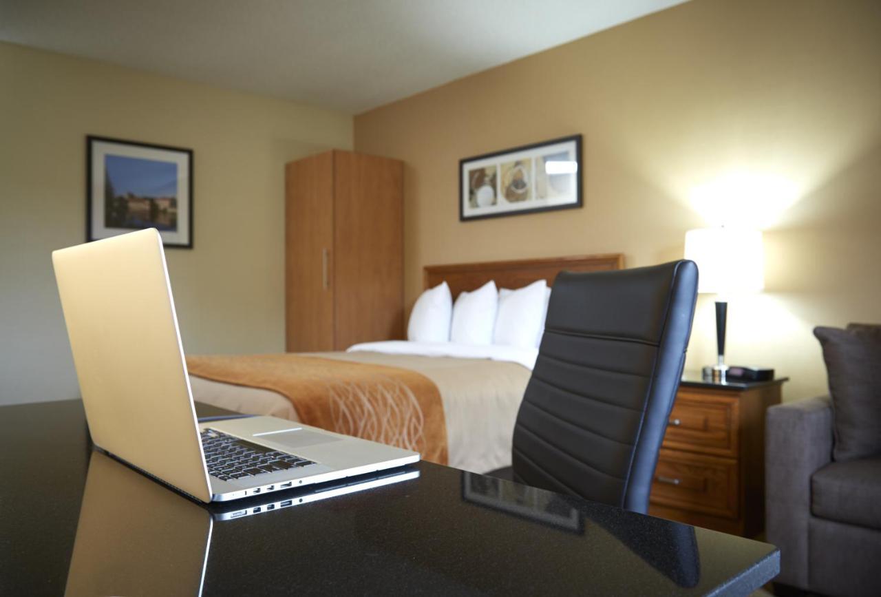 Comfort Inn Лавал Екстериор снимка