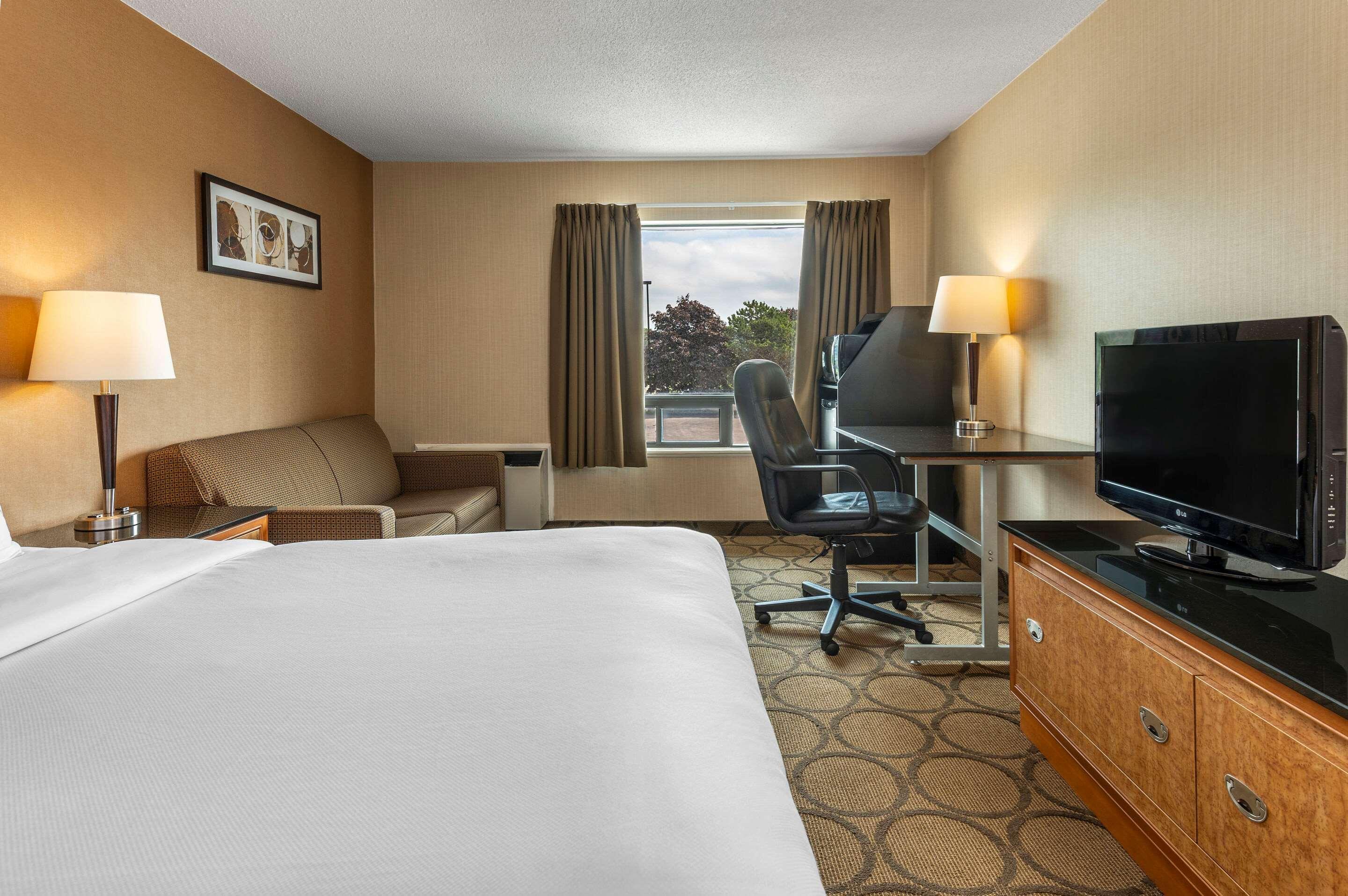 Comfort Inn Лавал Екстериор снимка