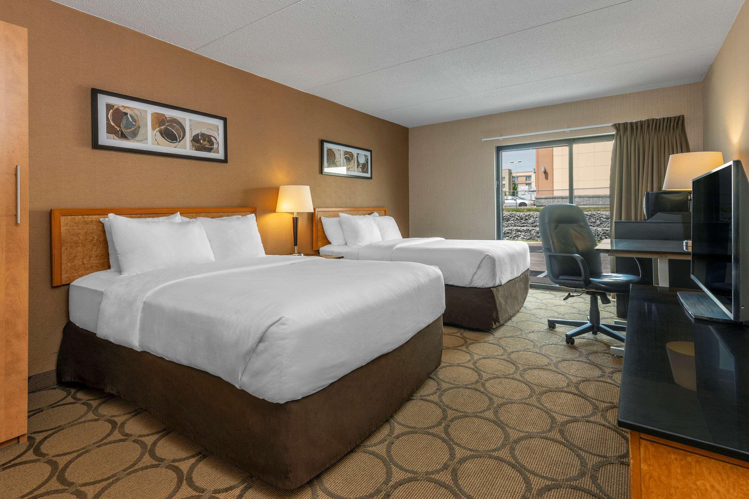 Comfort Inn Лавал Екстериор снимка
