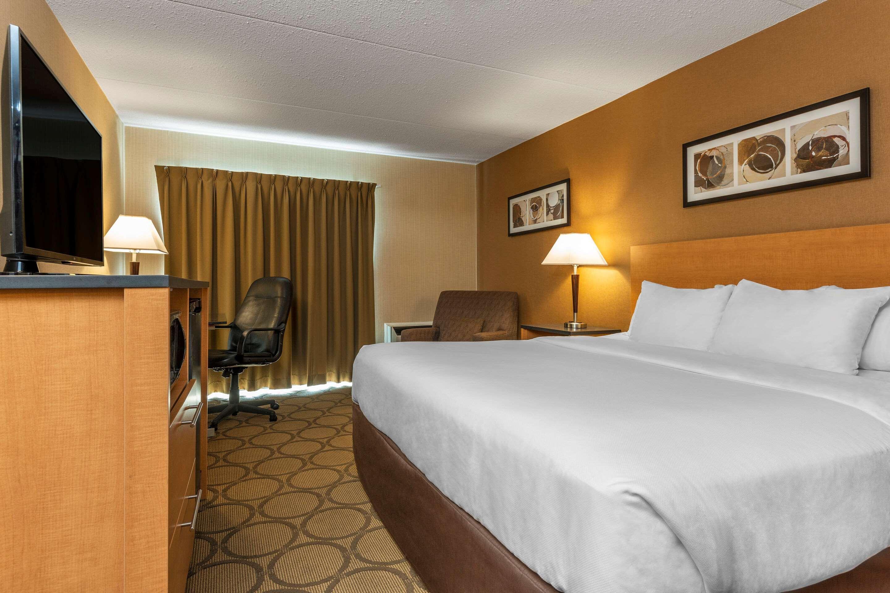 Comfort Inn Лавал Екстериор снимка