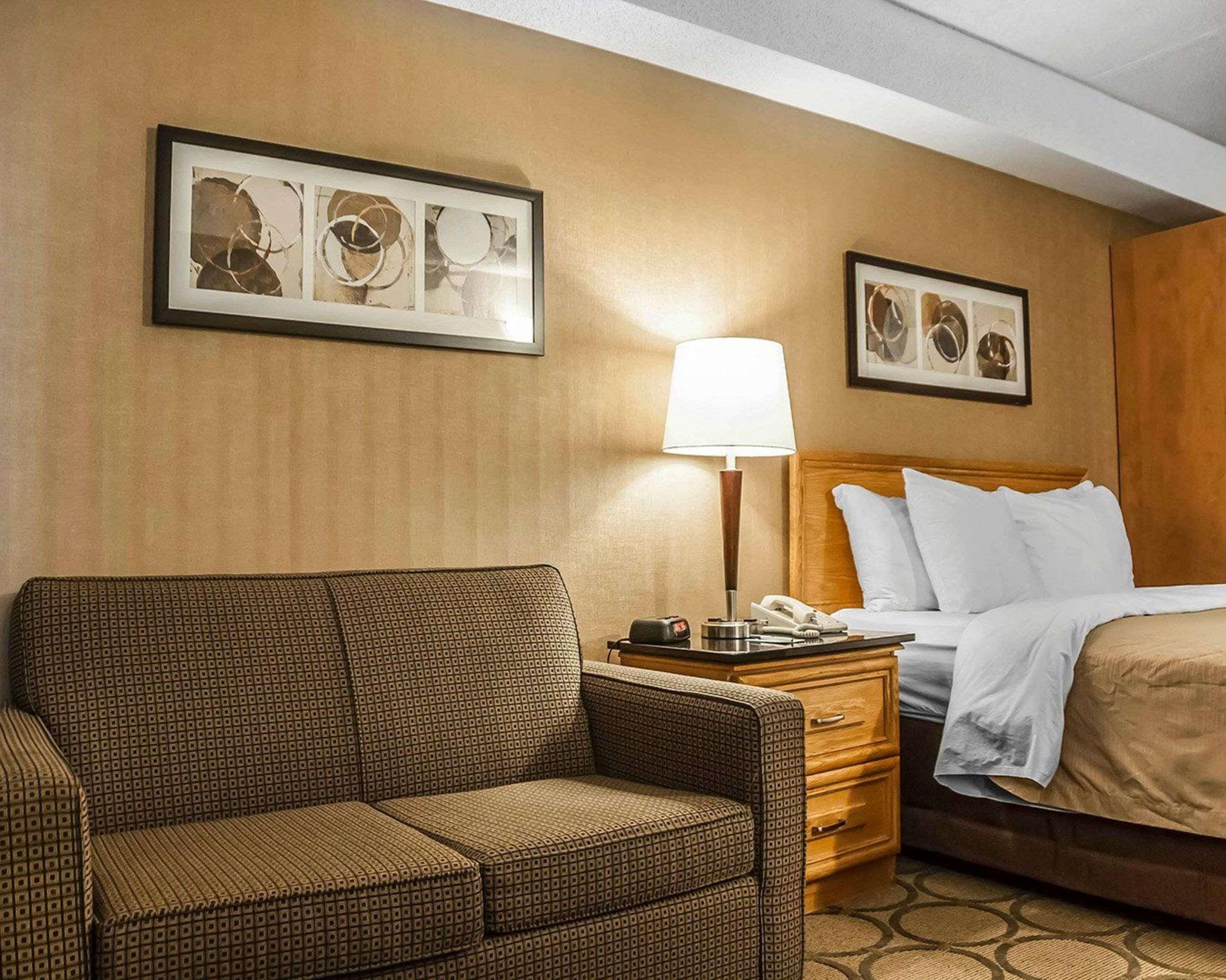 Comfort Inn Лавал Екстериор снимка
