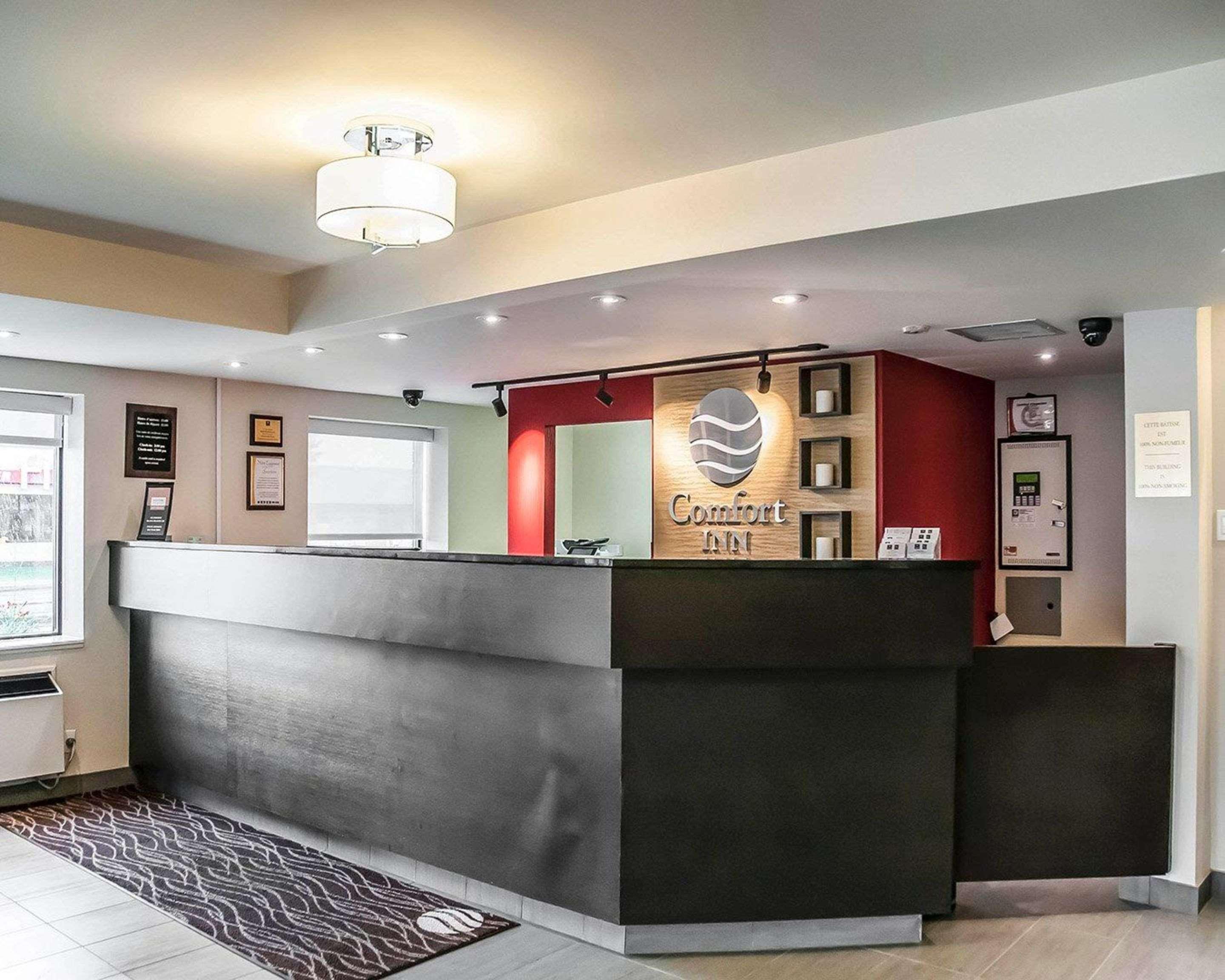 Comfort Inn Лавал Екстериор снимка