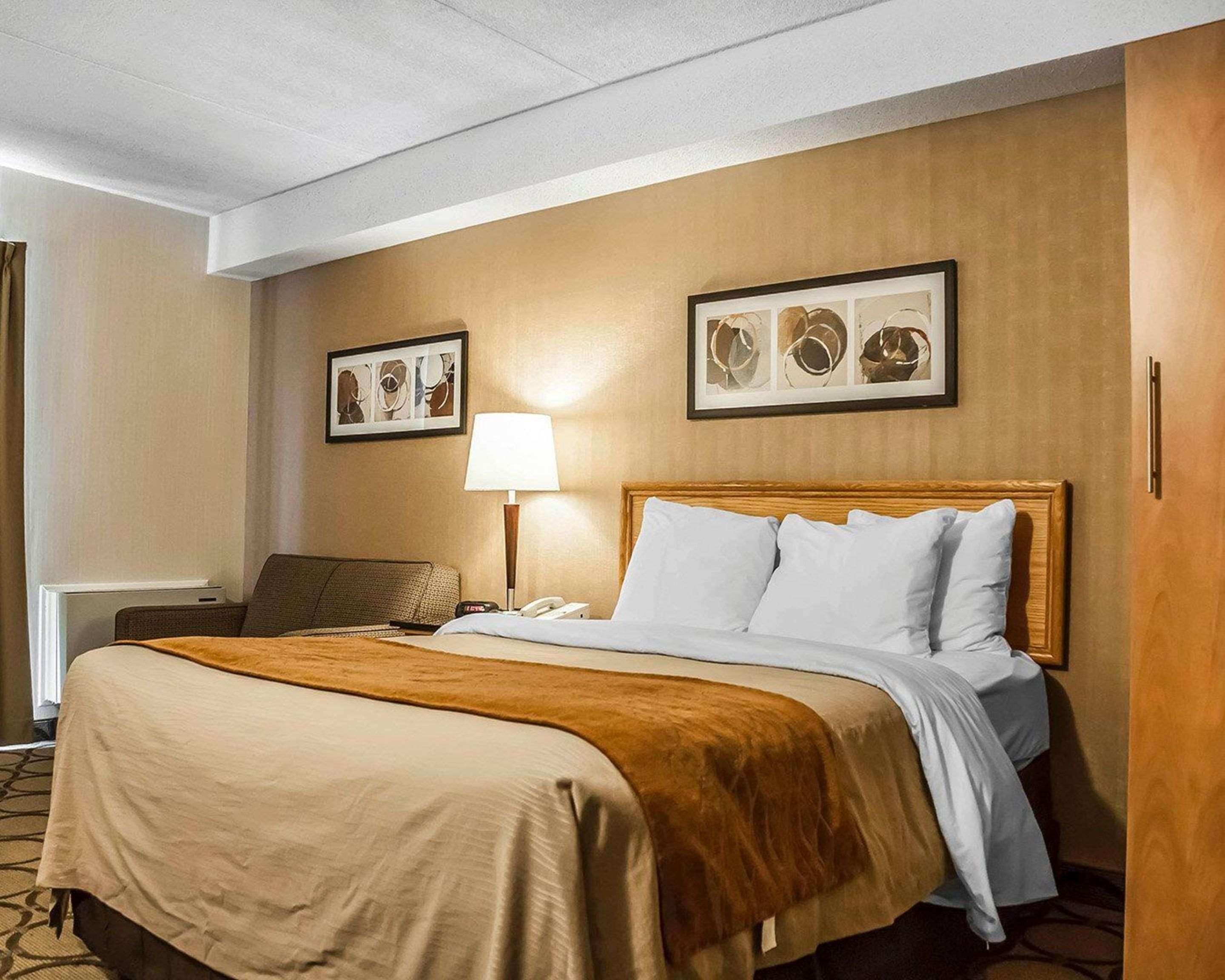 Comfort Inn Лавал Екстериор снимка