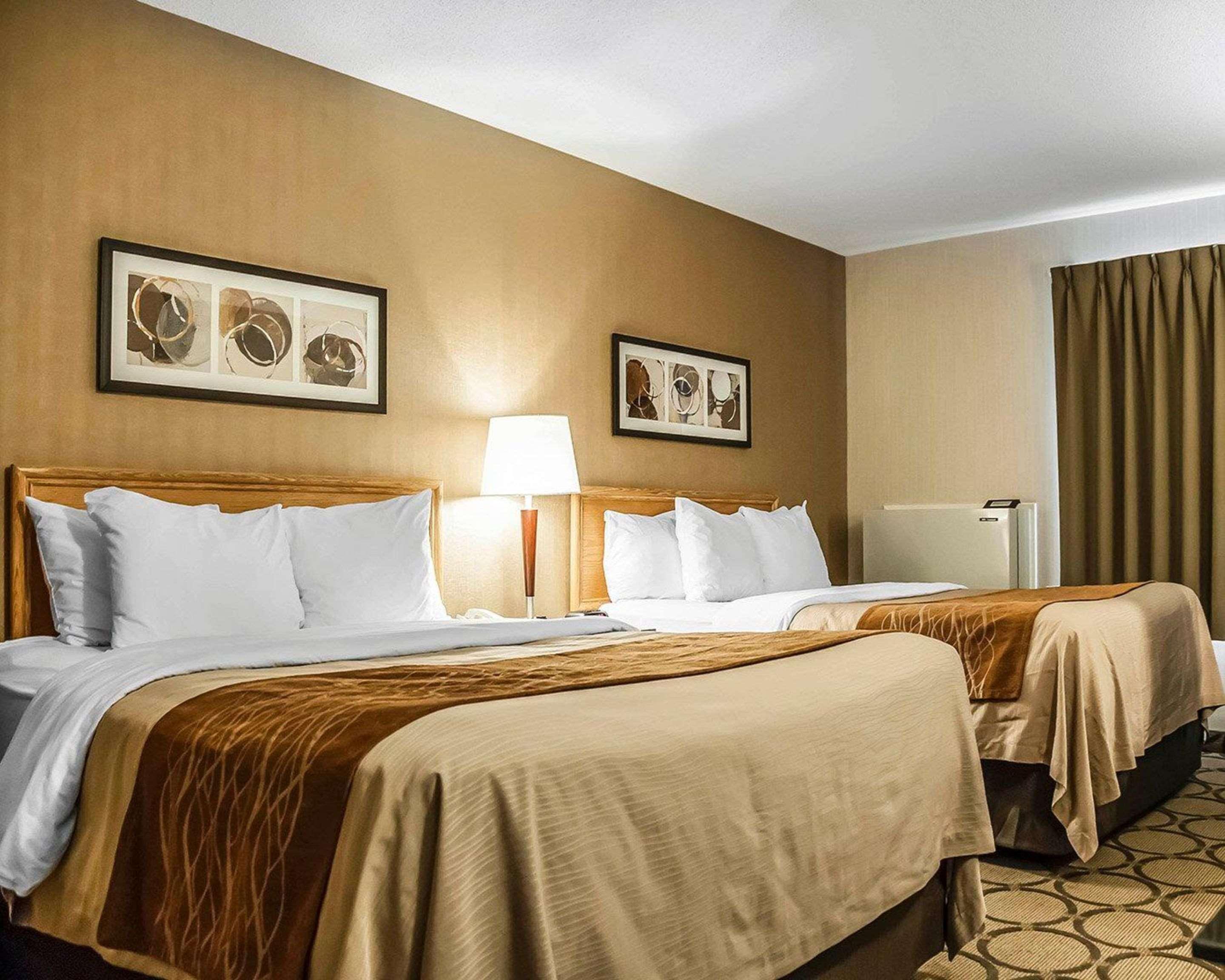Comfort Inn Лавал Екстериор снимка