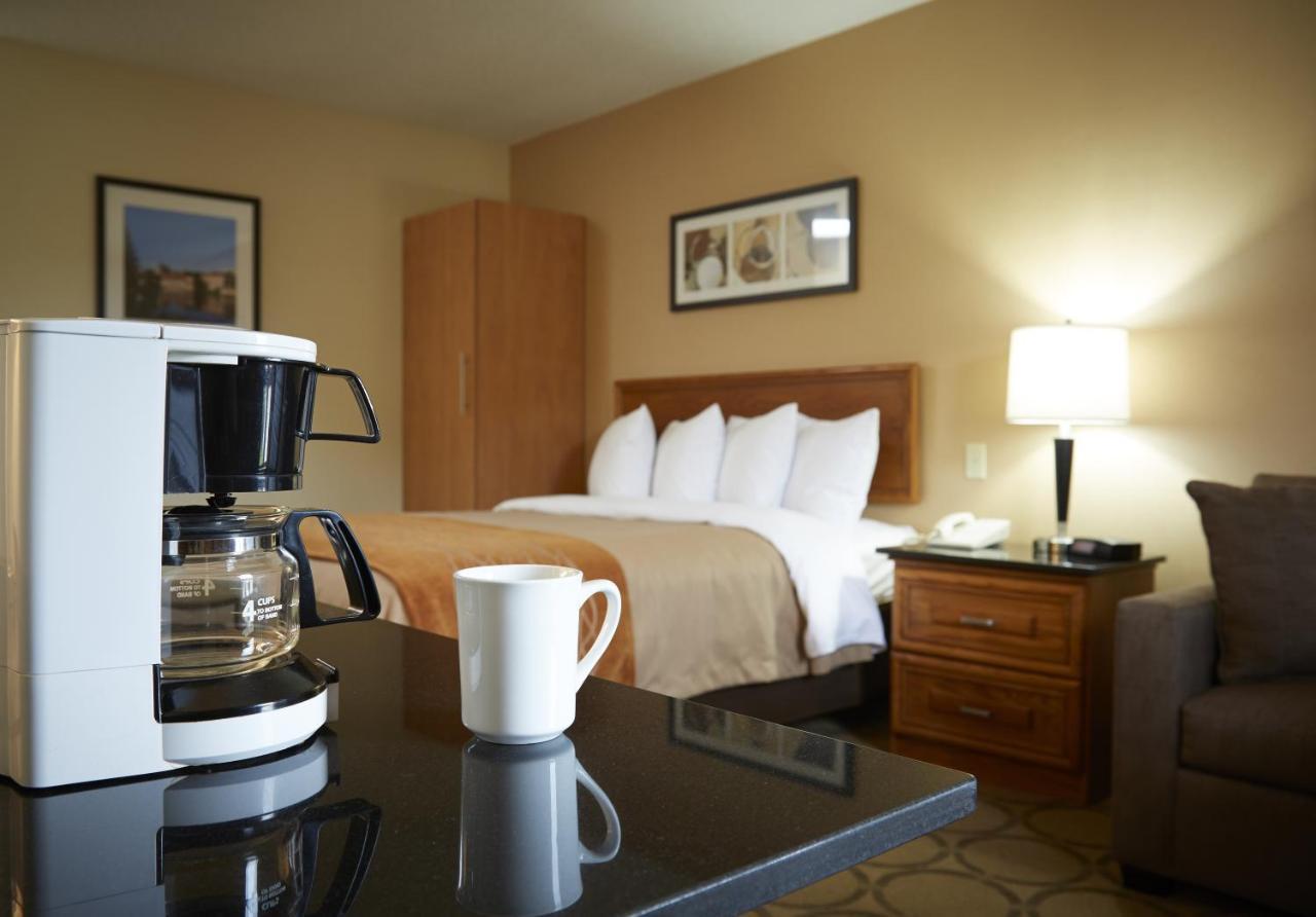 Comfort Inn Лавал Екстериор снимка