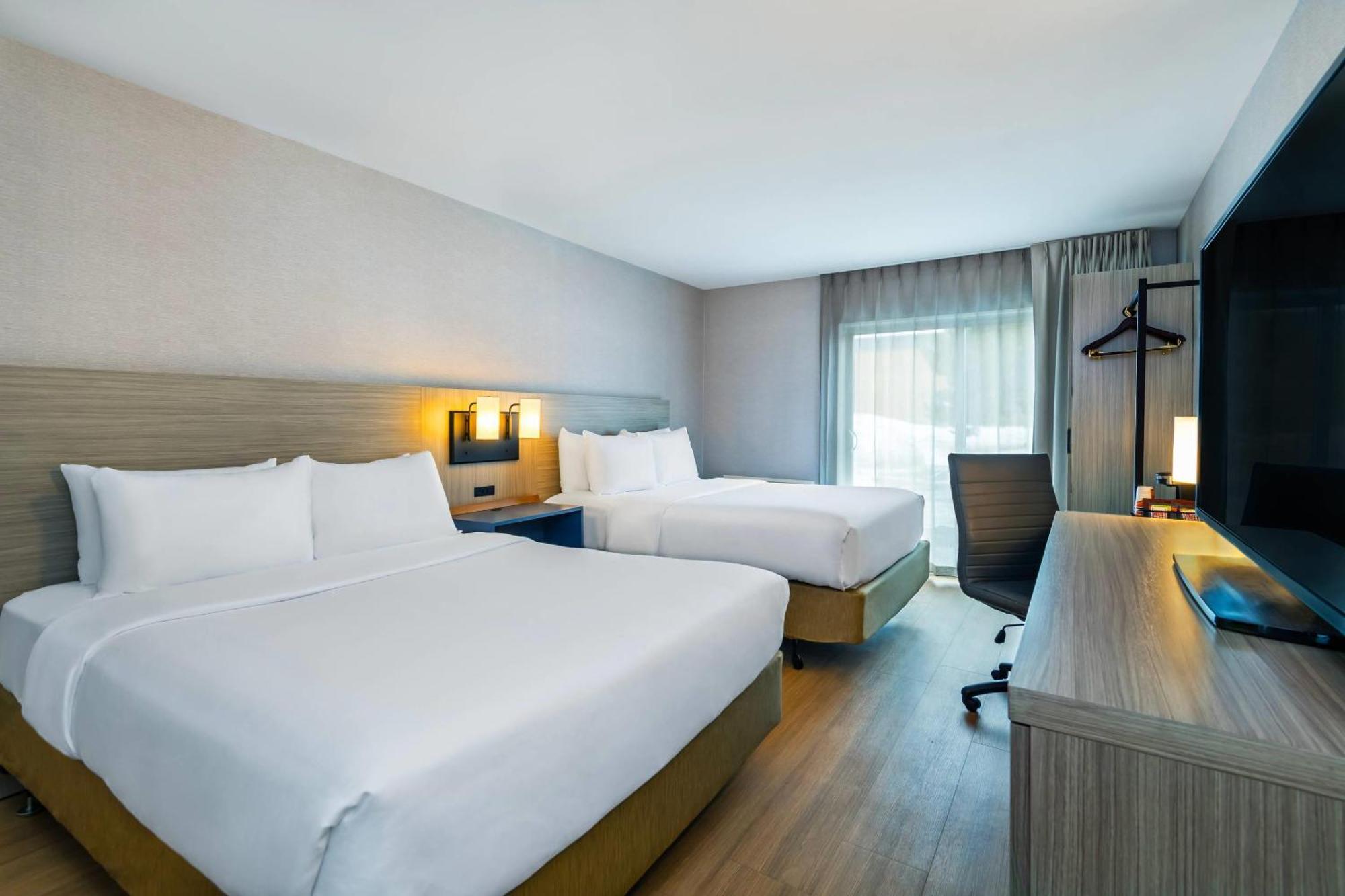 Comfort Inn Лавал Екстериор снимка