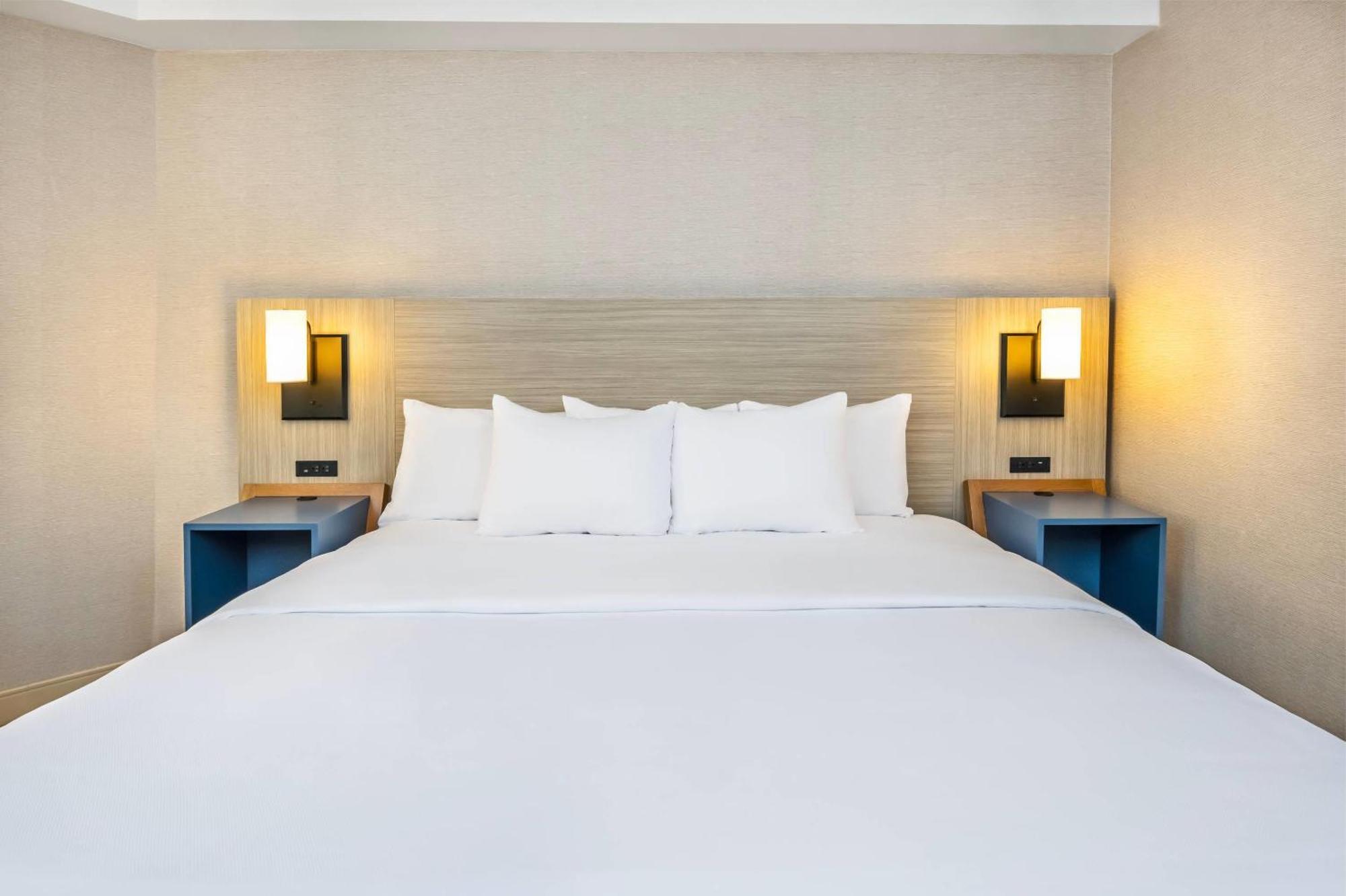 Comfort Inn Лавал Екстериор снимка