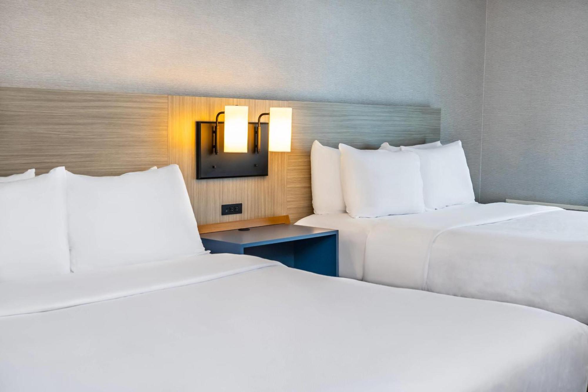 Comfort Inn Лавал Екстериор снимка