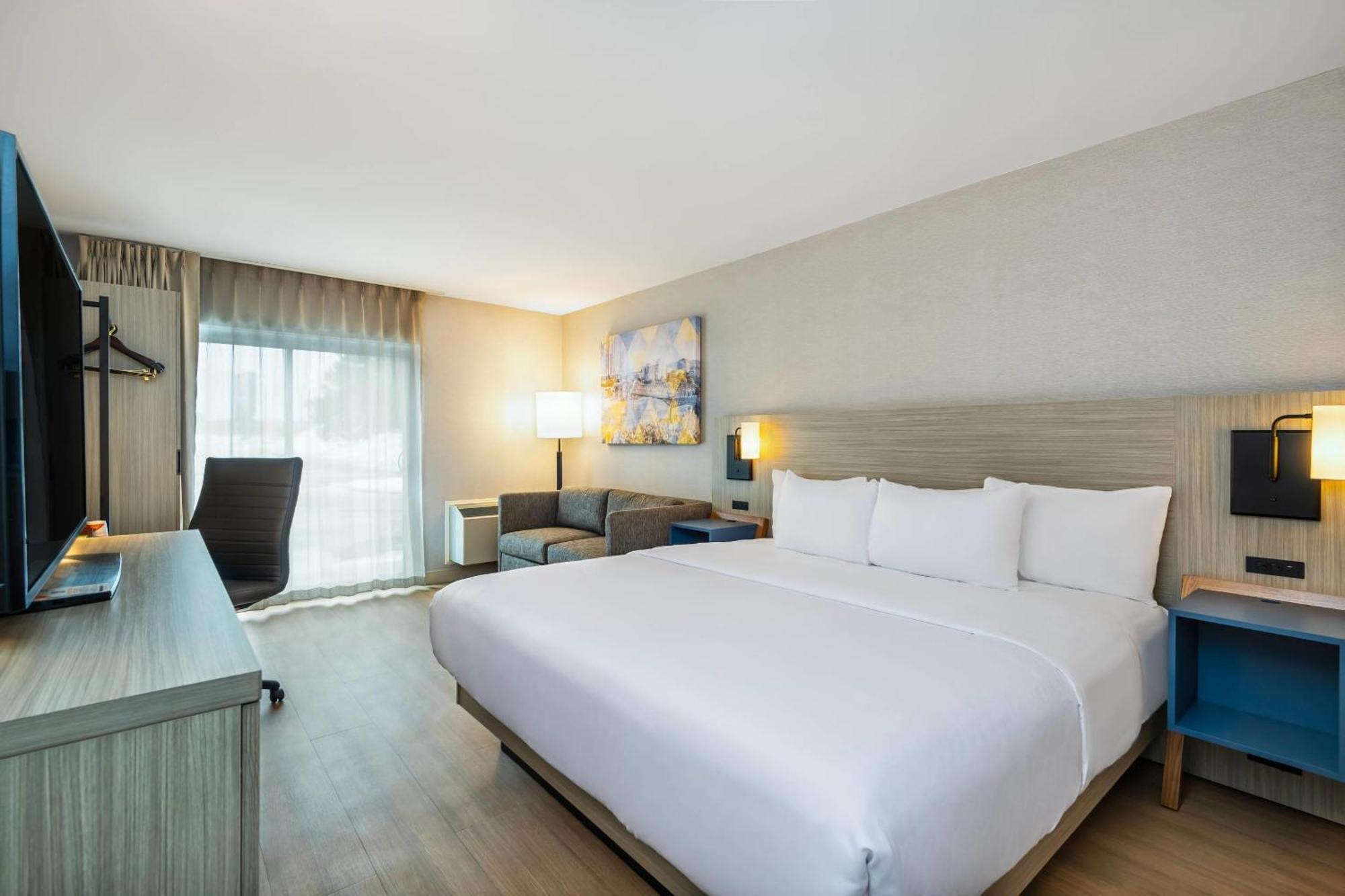 Comfort Inn Лавал Екстериор снимка
