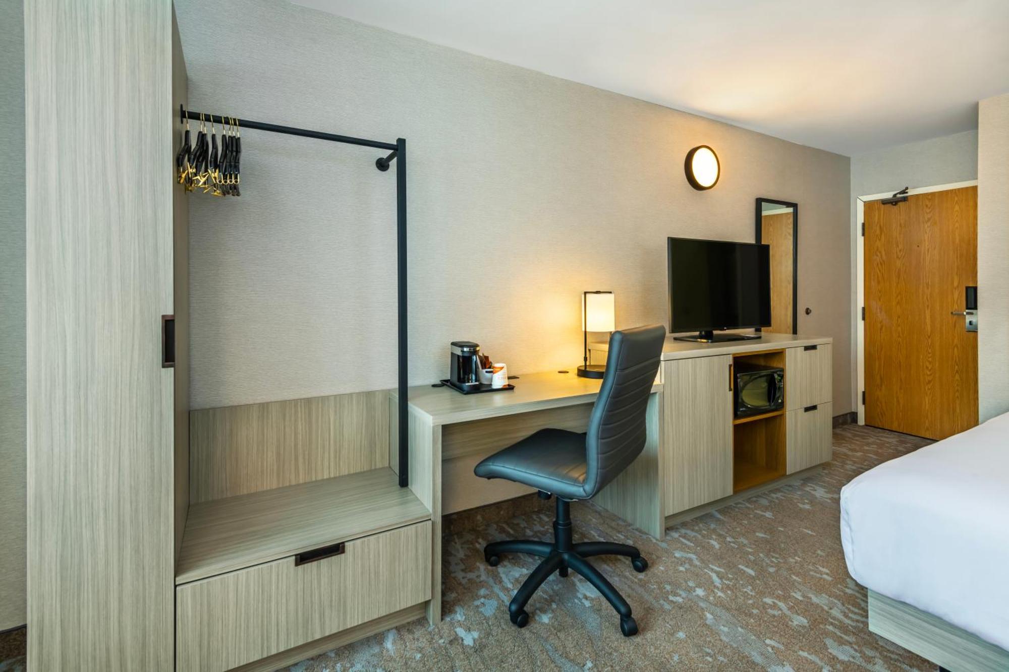Comfort Inn Лавал Екстериор снимка